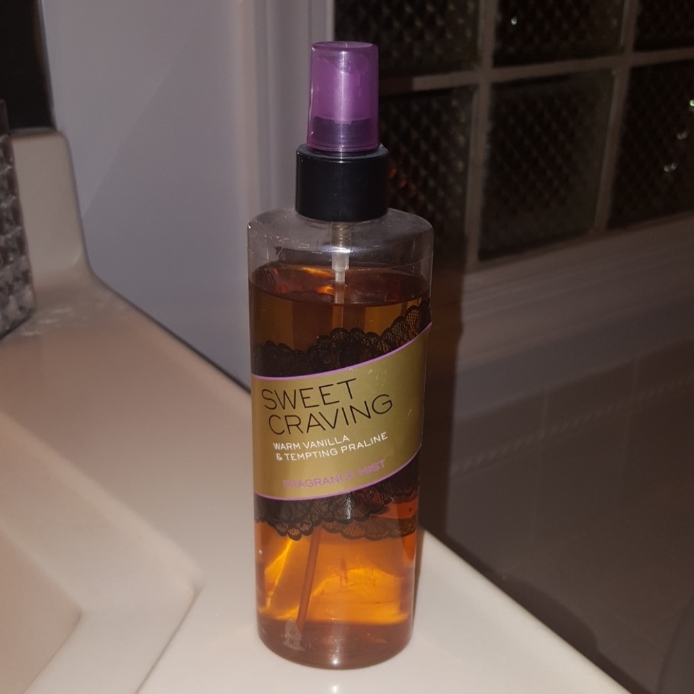 RARE Victorias Secret Sweet Cravings mist - Picture 1 of 1